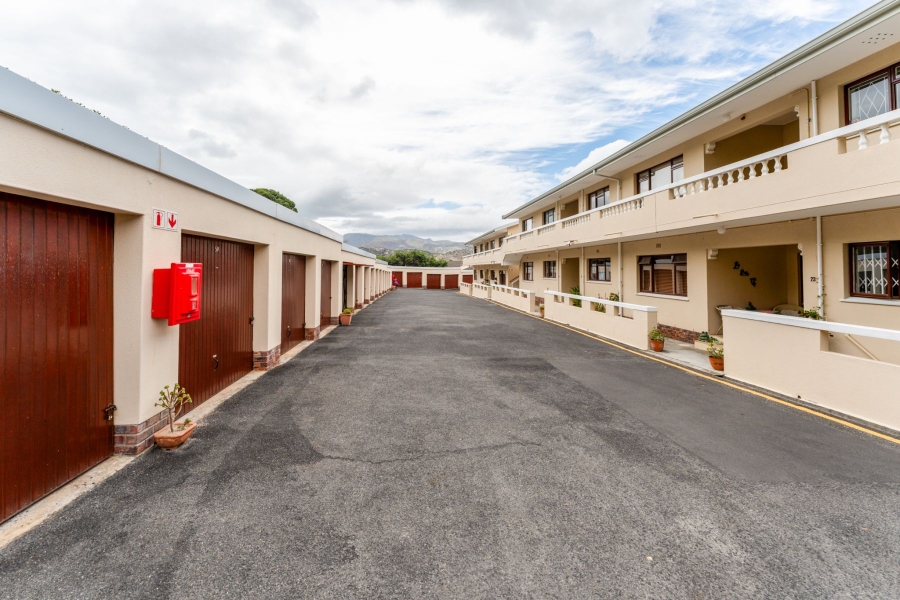 To Let 3 Bedroom Property for Rent in Fish Hoek Western Cape